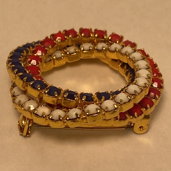Vintage BROOCH red white and blue 
rhinestone gold Eternity stacked wreath PIN - Picture 14 of 15